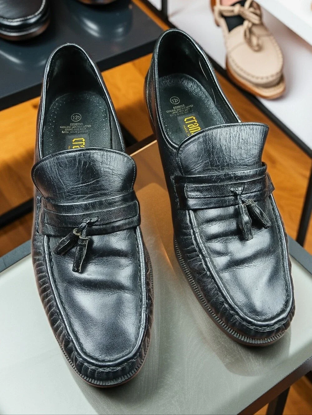 CRANSTON Black Leather Tassel Venetian Moc Toe Slip On Loafers Men's Size 12D